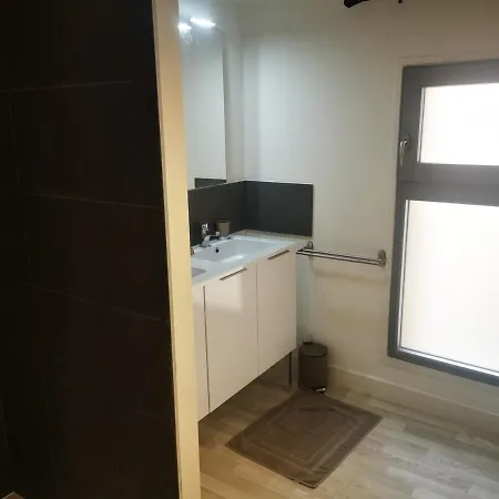 Toulouse, Bourse And Comfortable Family Тулуза