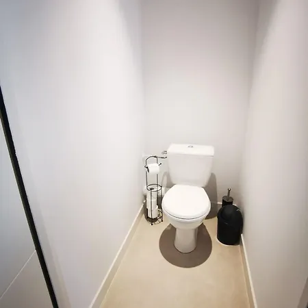 Toulouse, Bourse And Comfortable Family * Toulouse
